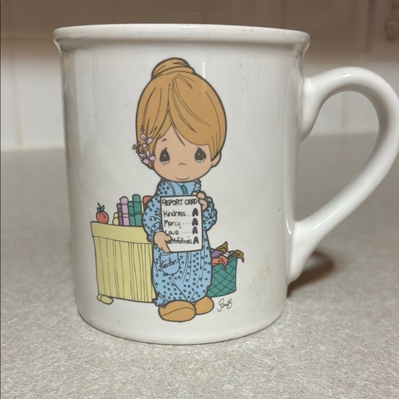 Precious Moments Mug with Child Design “Love Never Fails” - Picture 1 of 7